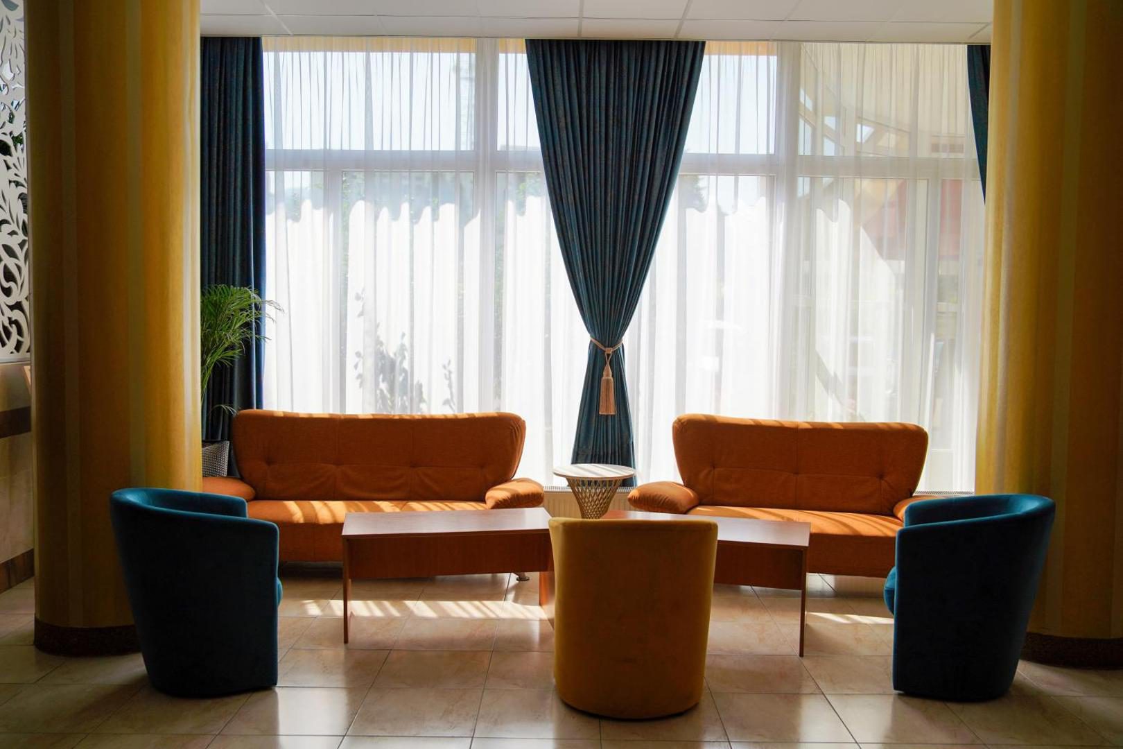 Complex Balnear Covasna – zonă de relaxare la parter Complex Balnear Covasna – zonă de relaxare la parter