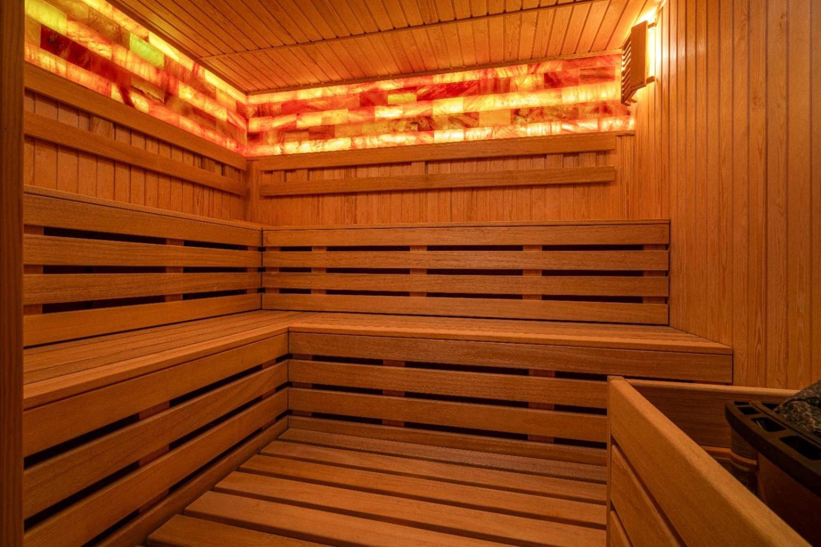 Sauna de la Hotel Valedor Boutique & Spa din Bușteni Sauna de la Hotel Valedor Boutique & Spa din Bușteni