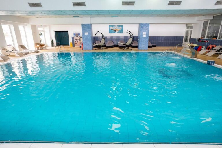 Complex Balnear Covasna – piscina interioară încălzită