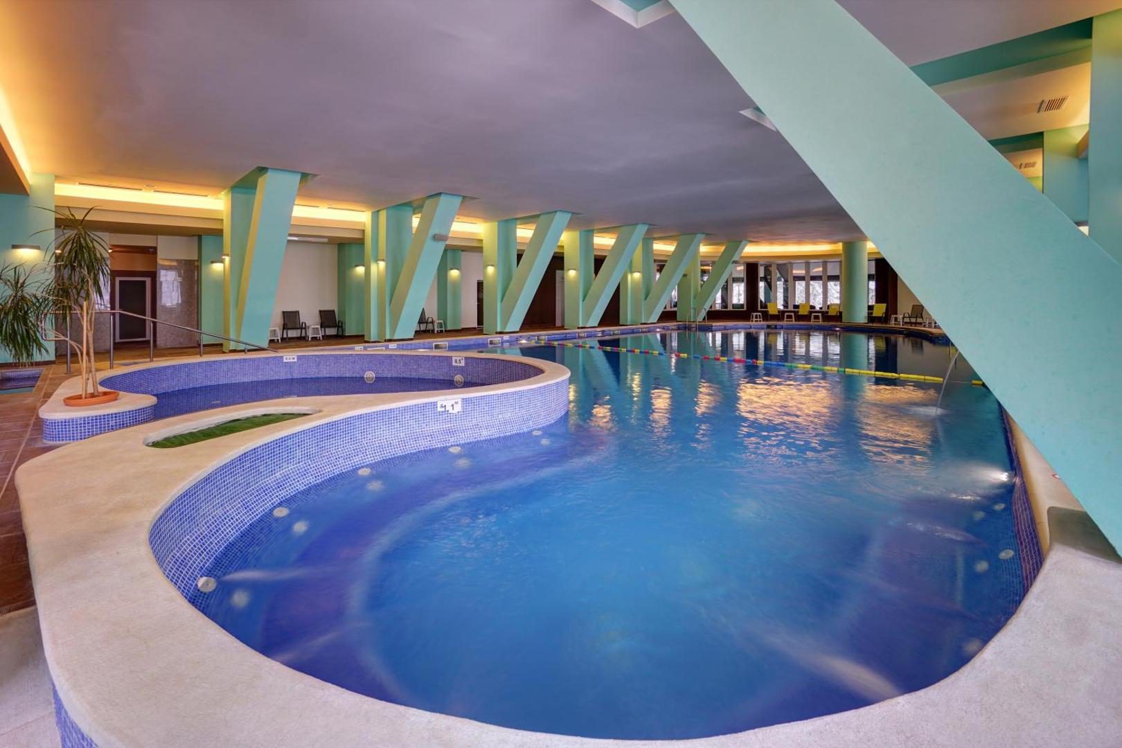 Hotel Ciucaș – piscina interioară încălzită, deschisă tot anul