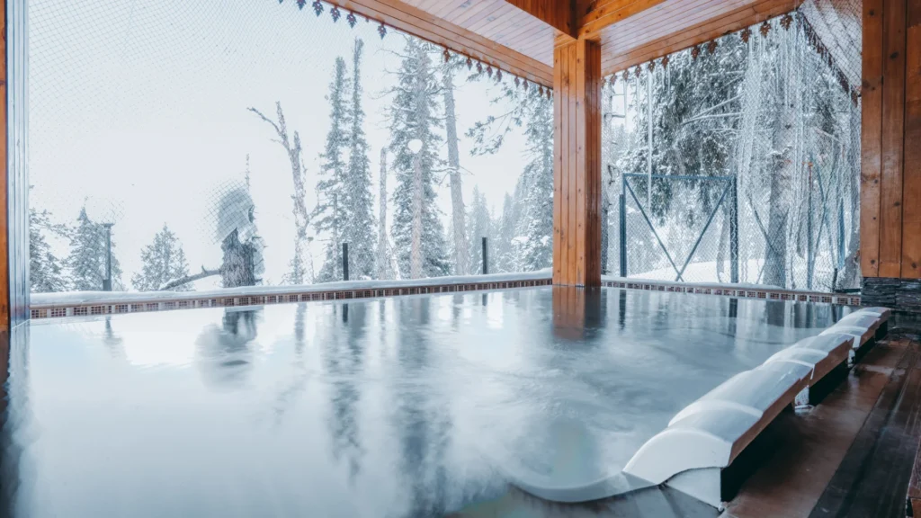 cazare cu piscina interioara si jacuzzi in Romania