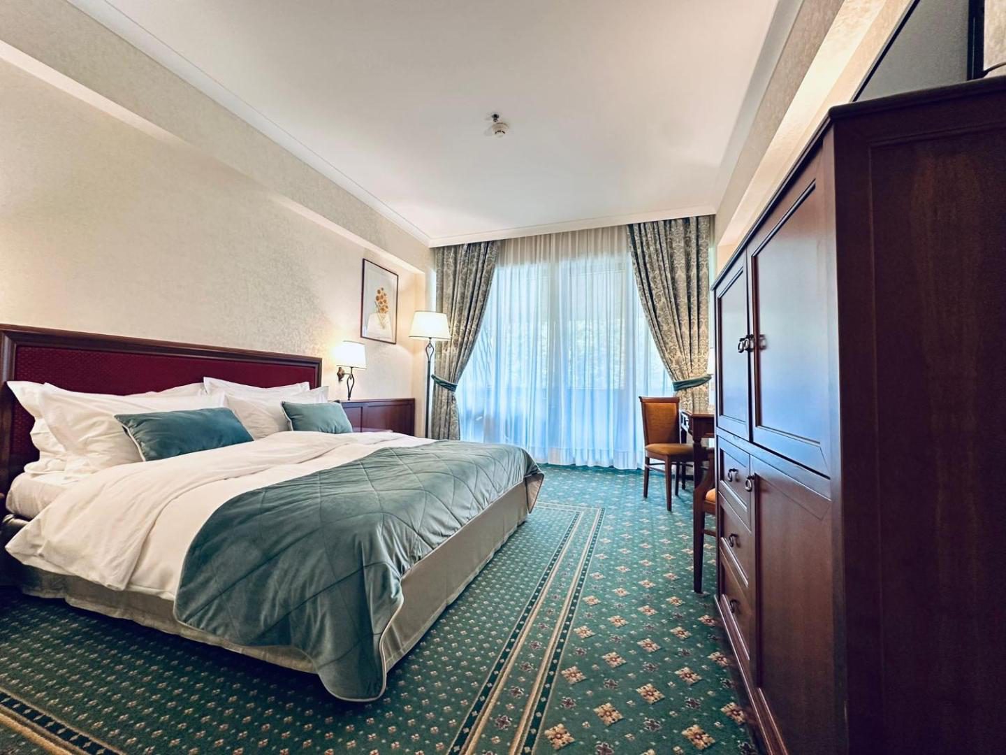 Lux Garden Hotel – cameră dublă Lux Garden Hotel – cameră dublă