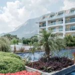 cazare cu piscina si gradina la munte in Romania