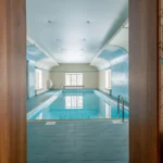 cazare pet friendly cu piscina interioara din Romania